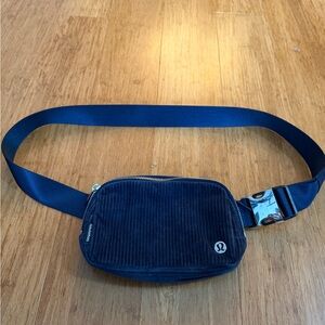 Lululemon Athletica Belt Bag in Dark Blue / Navy Corduroy
